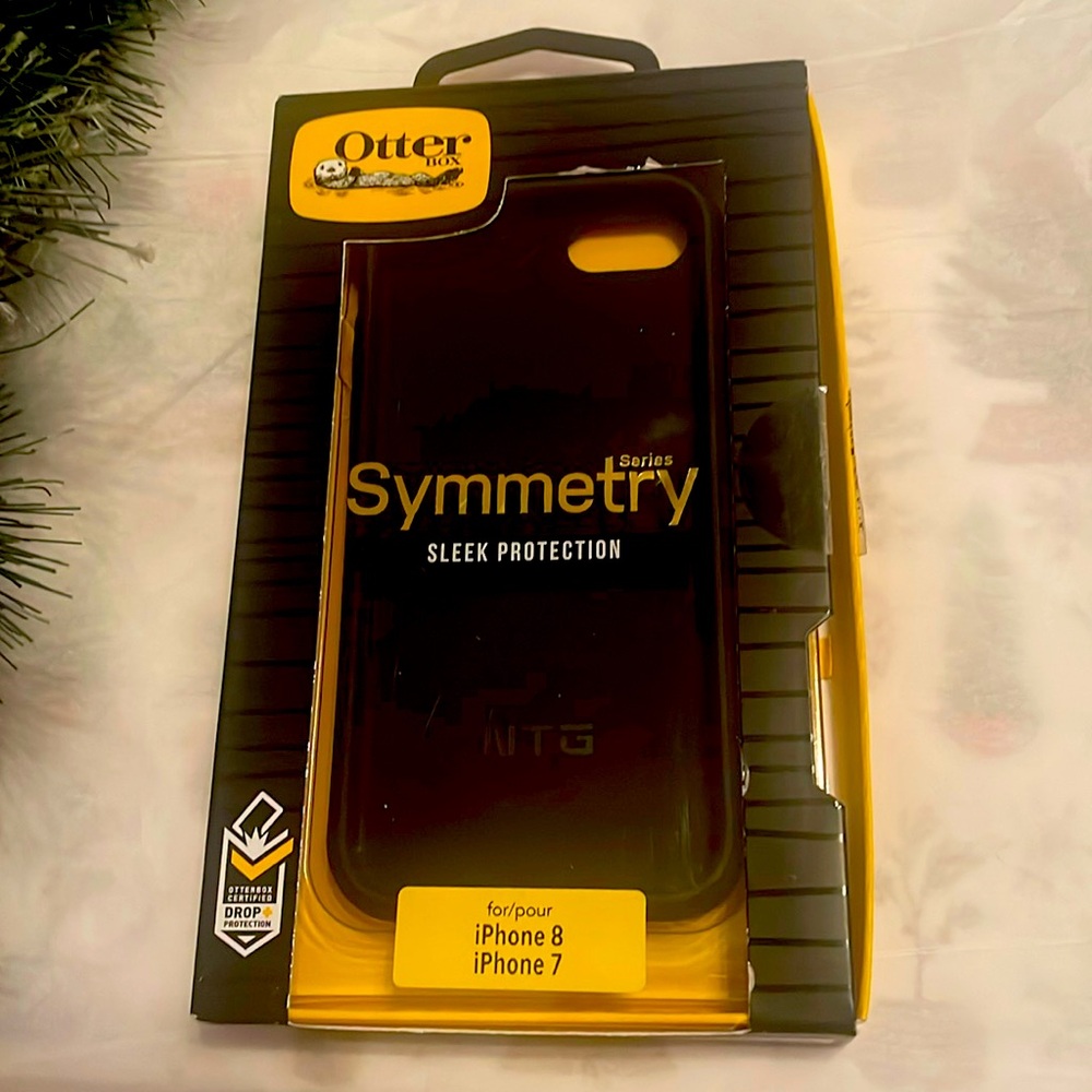 Otter Box Symmetry protection for iPhone 7 and iPhone 8